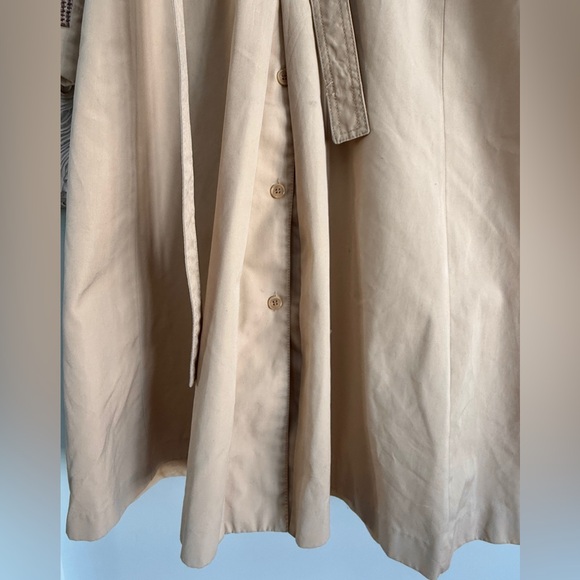 VINTAGE TRENCH COAT - Picture 7 of 11